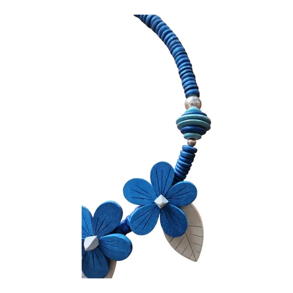 Vintage Leather & Wood Floral Necklace - Picture 3 of 5